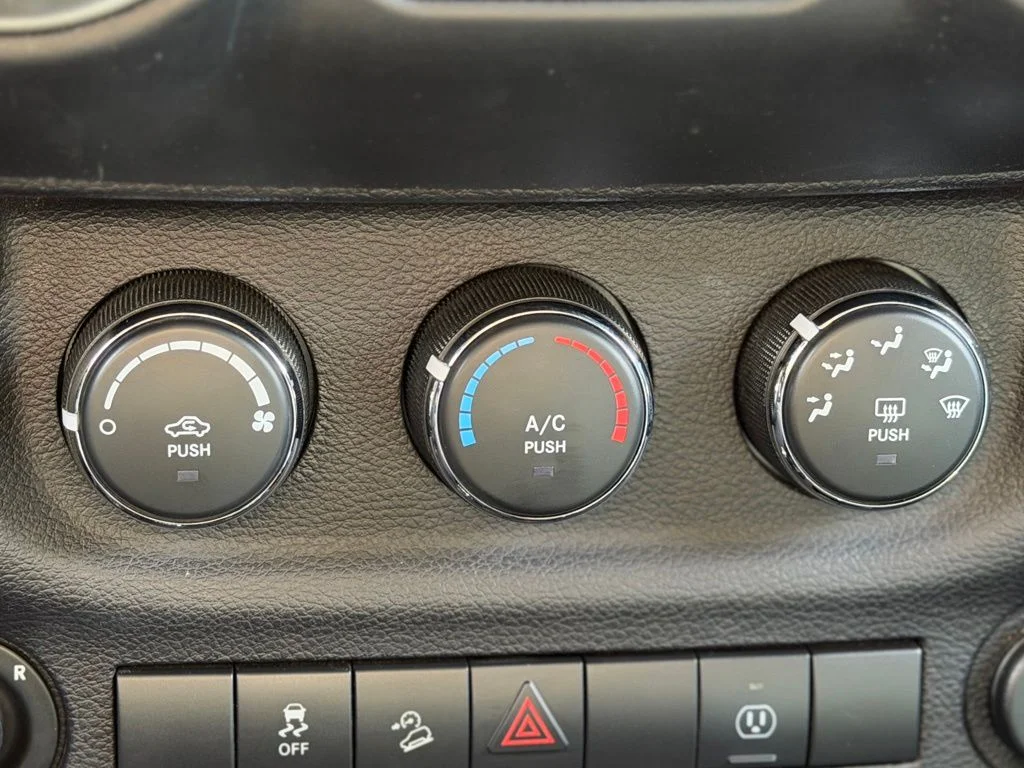Used 2018 Red Jeep Unlimited Sahara image 13