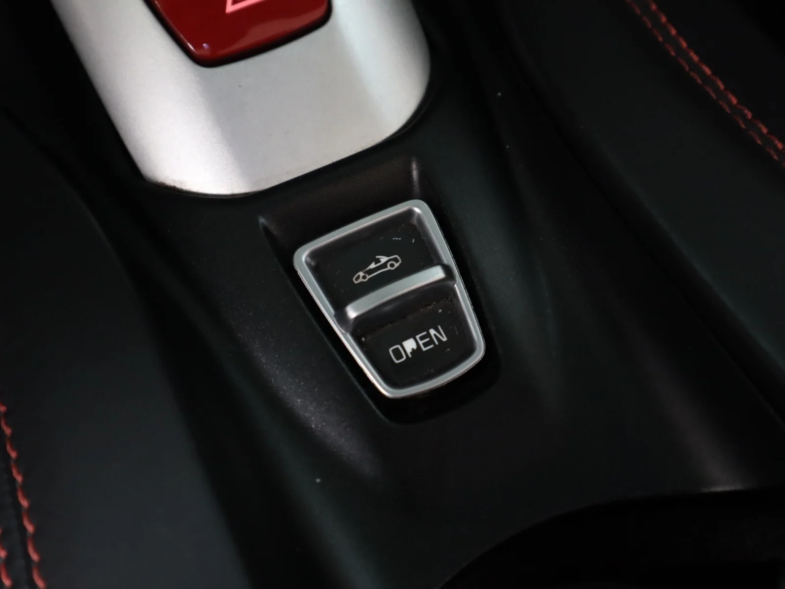 2016 Ferrari California T Base - Photo 31