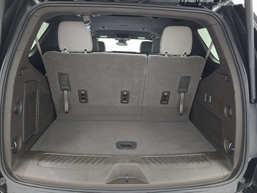 2025 Chevrolet Tahoe LT photo 2