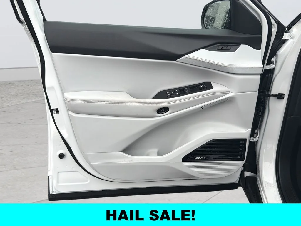 New 2026 Bright White Clear-Coat Exterior Paint Jeep Overland image 11