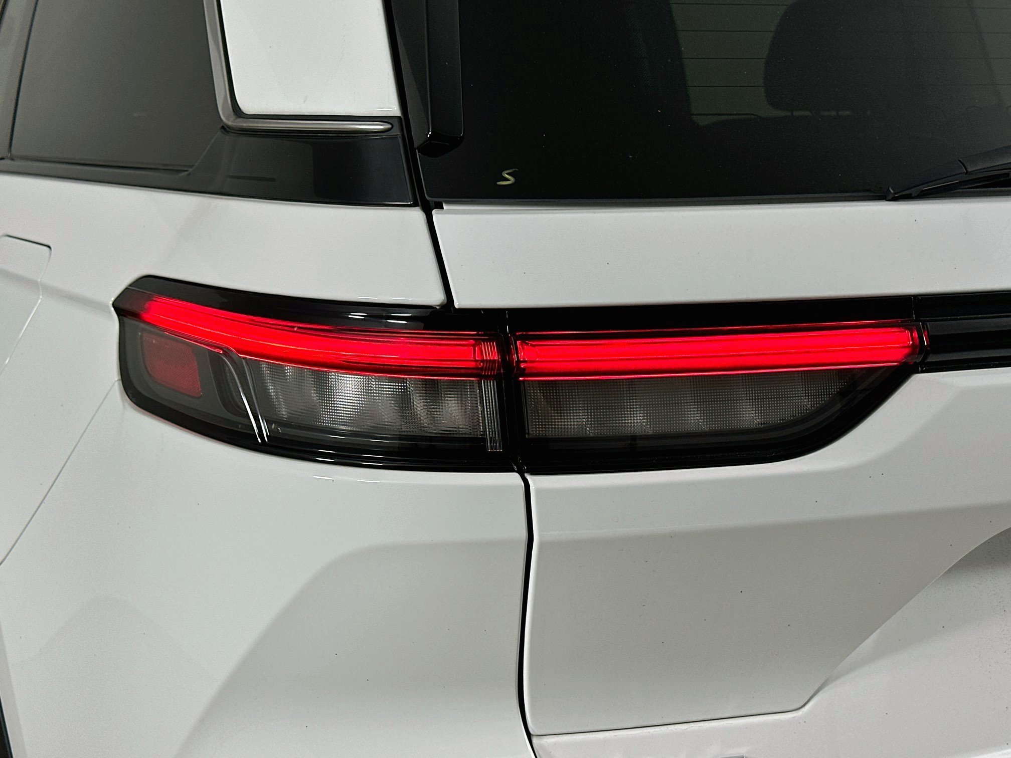 Used 2023 Bright White Clearcoat Jeep Limited image 12