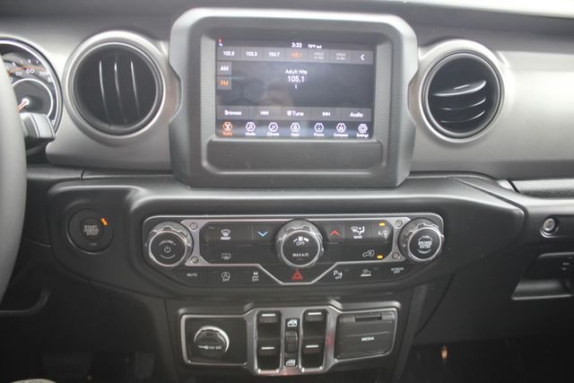 Used 2023 Silver Jeep Sport S image 4