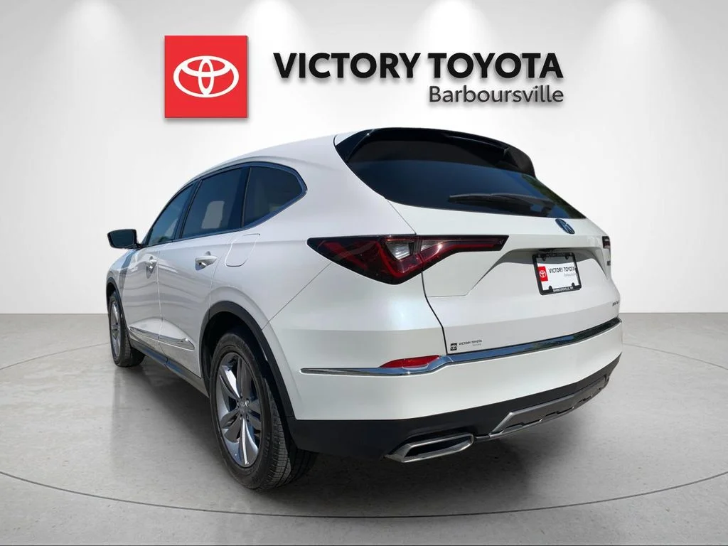 Used 2025 White Acura Base image 3