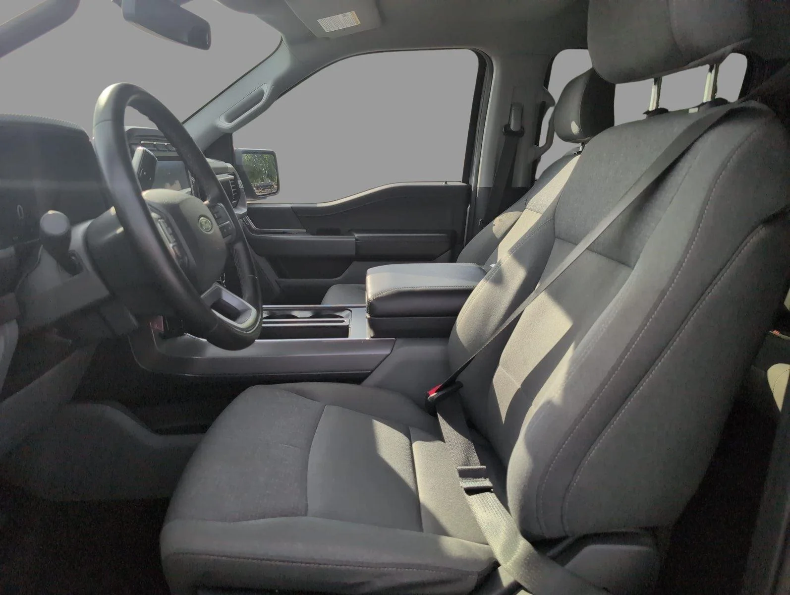Used 2024 Iconic Silver Ford XLT image 15