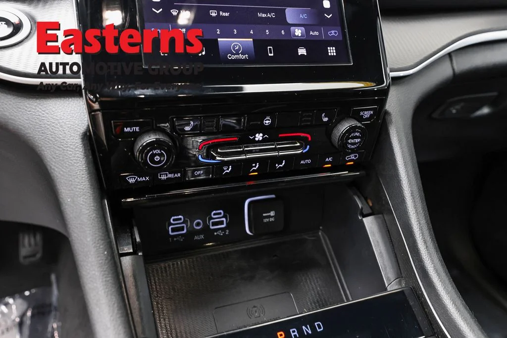 Used 2025 Black Jeep Altitude image 20