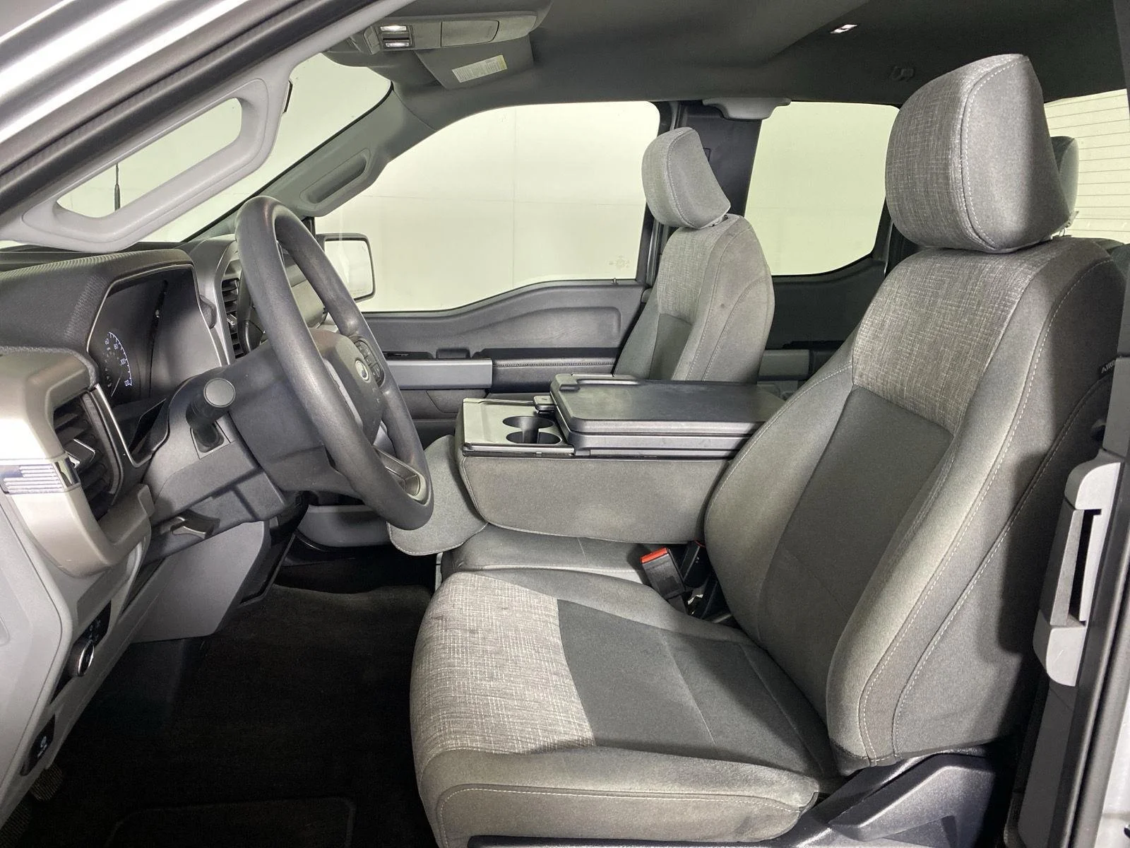 Used 2022 Iconic Silver Ford XLT image 13