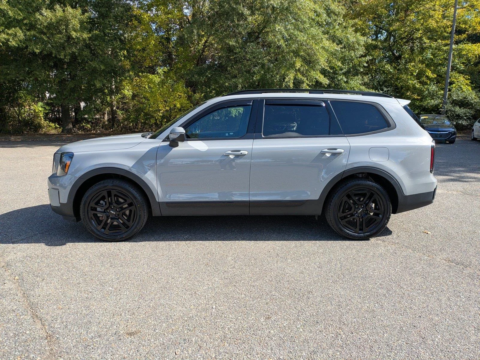 Used 2024 Wolf Gray Kia EX X-Line image 7