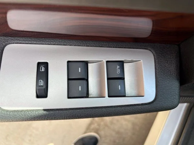 Used 2009 Silver Ford SEL image 11