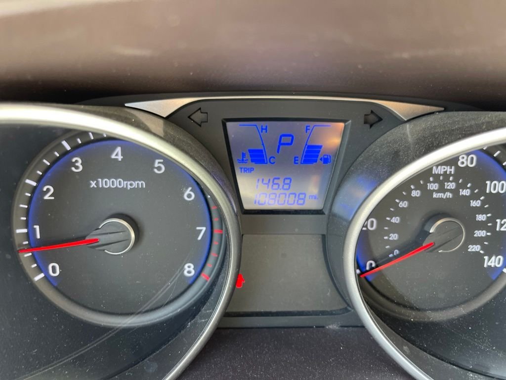 Used 2011 White Hyundai GLS image 5