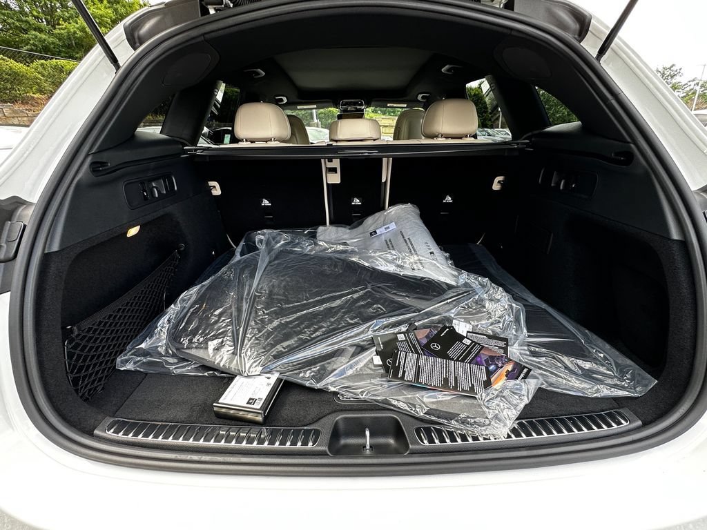New 2026 Polar White Mercedes-Benz GLC 300 image 59