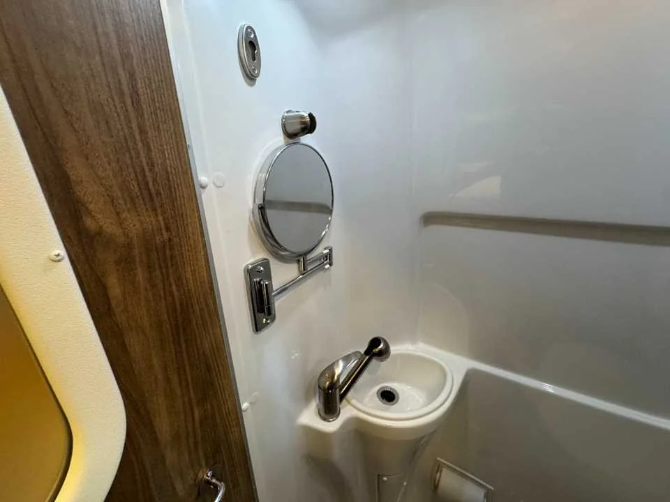 New 2027 TENORITE GREY PREMIUM METALLIC AIRSTREAM  image 30