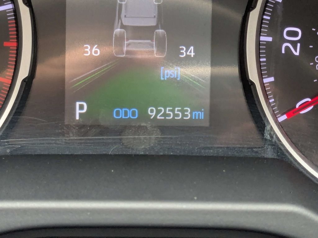 Used 2022 White Toyota XLE image 30