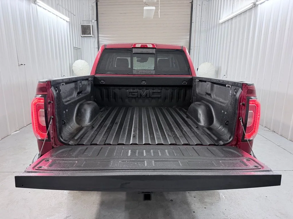 Used 2018 Red GMC SLT image 33