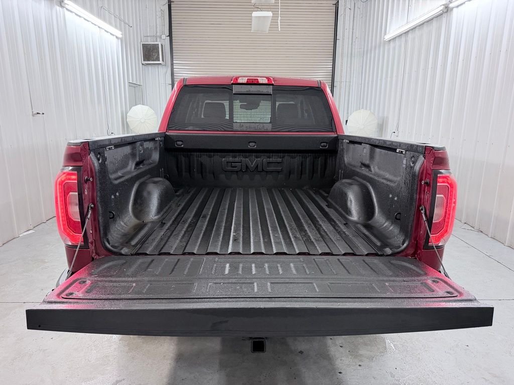 Used 2018 Red GMC SLT image 33