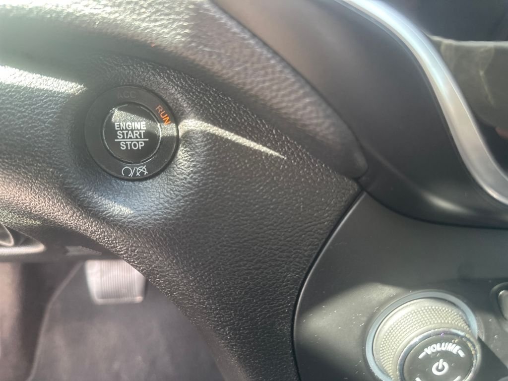 Used 2019 Gray Jeep Limited image 10