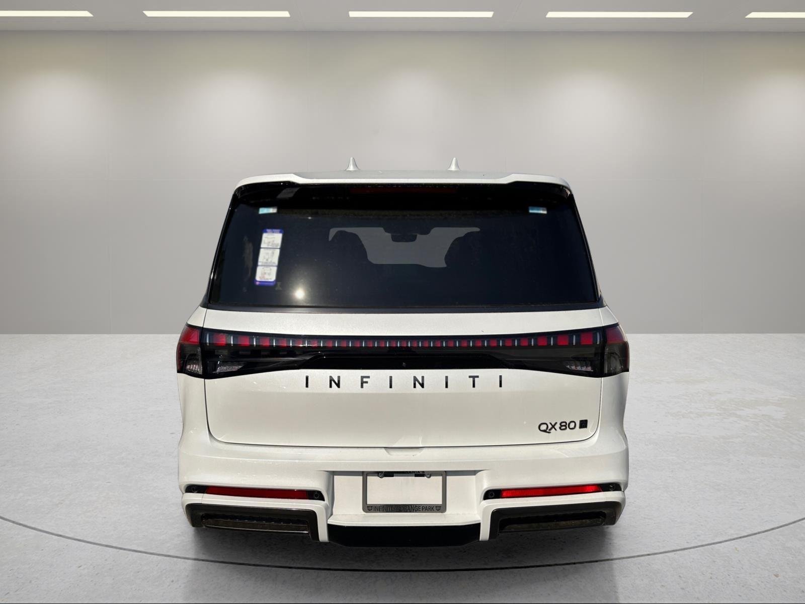 New 2026 RADIANT WHITE INFINITI Autograph 4WD image 4