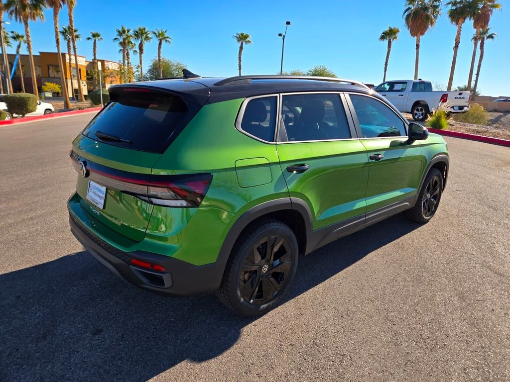 New 2026 Green Volkswagen 1.5T SE Black image 4
