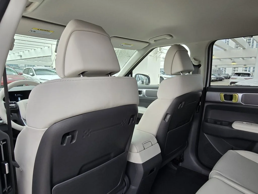 New 2027 White Hyundai SEL image 10