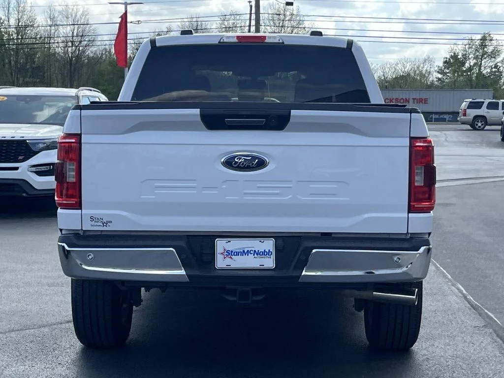 Used 2022 Oxford White Ford XLT image 6