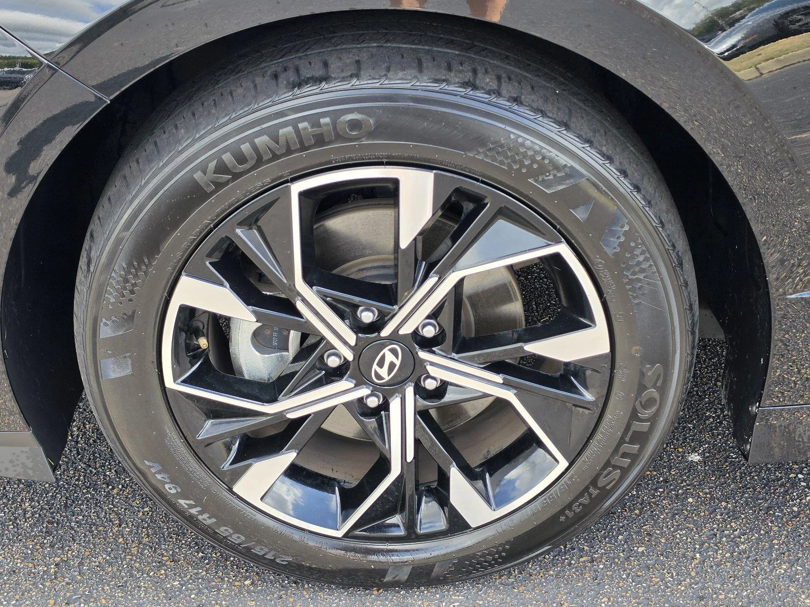 Used 2025 Abyss Black Hyundai SEL image 32