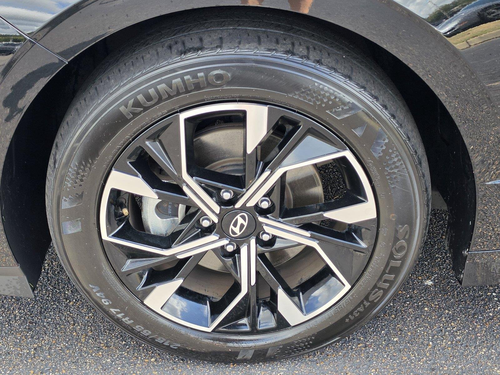 Used 2025 Abyss Black Hyundai SEL image 32