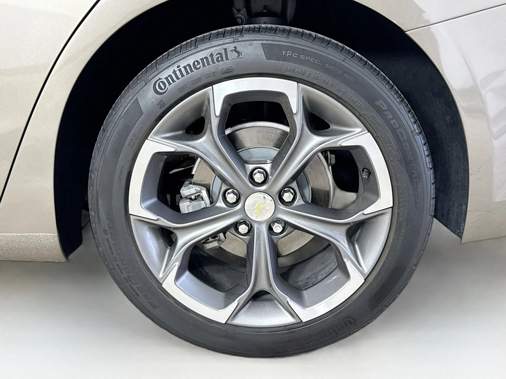 Used 2020 STONE GRAY METALLIC Chevrolet LT image 31