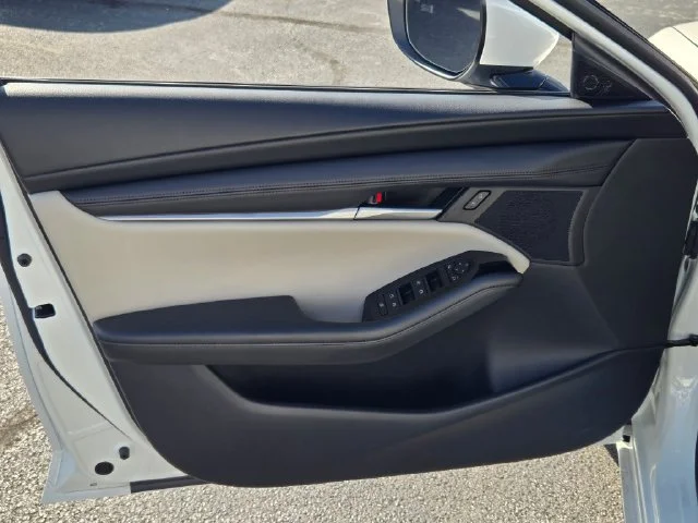 New 2026 Snowflake White Pearl Mazda 2.5 S Preferred image 15