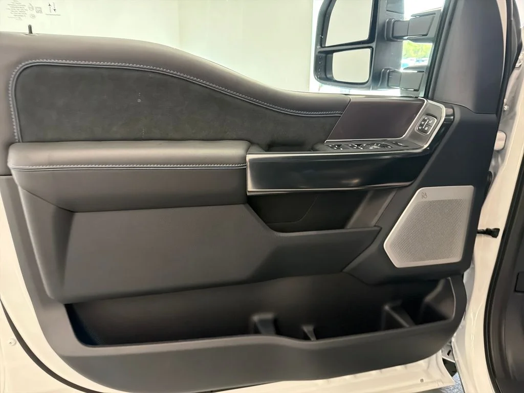 New 2026 Star White Metallic Tri-Coat Ford F-250® Platinum® image 13