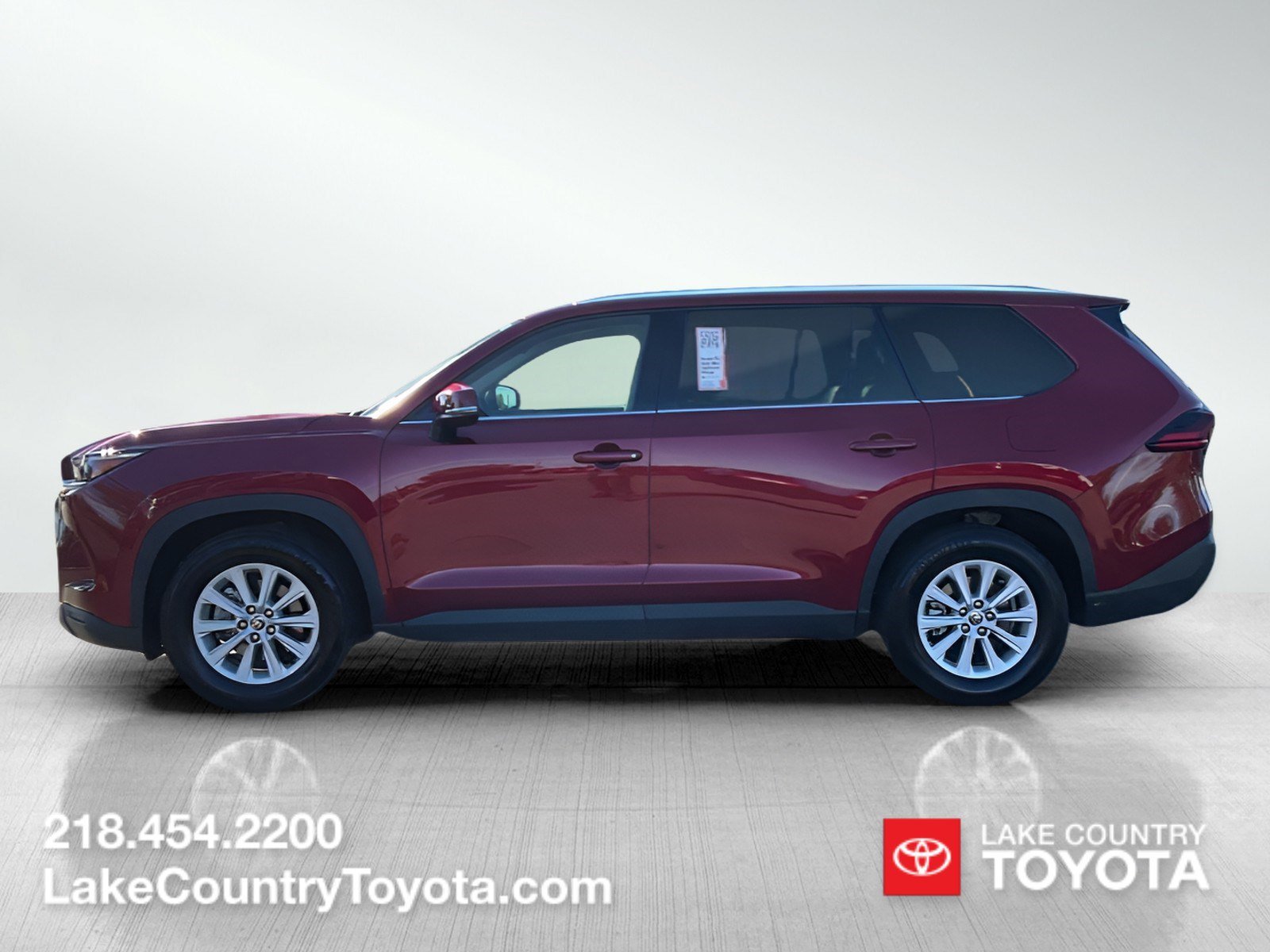 Used 2025 Toyota Grand Highlander XLE with VIN 5TDACAB53SS032788 for sale in Brainerd, Minnesota