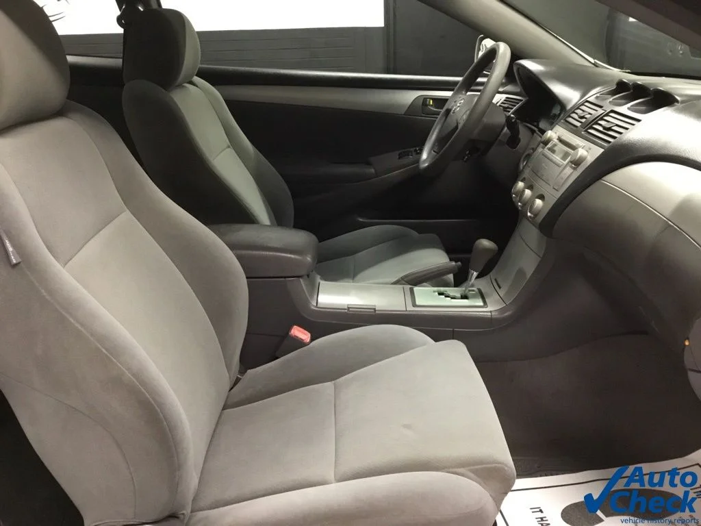 Used 2006 Beige Toyota SE image 26