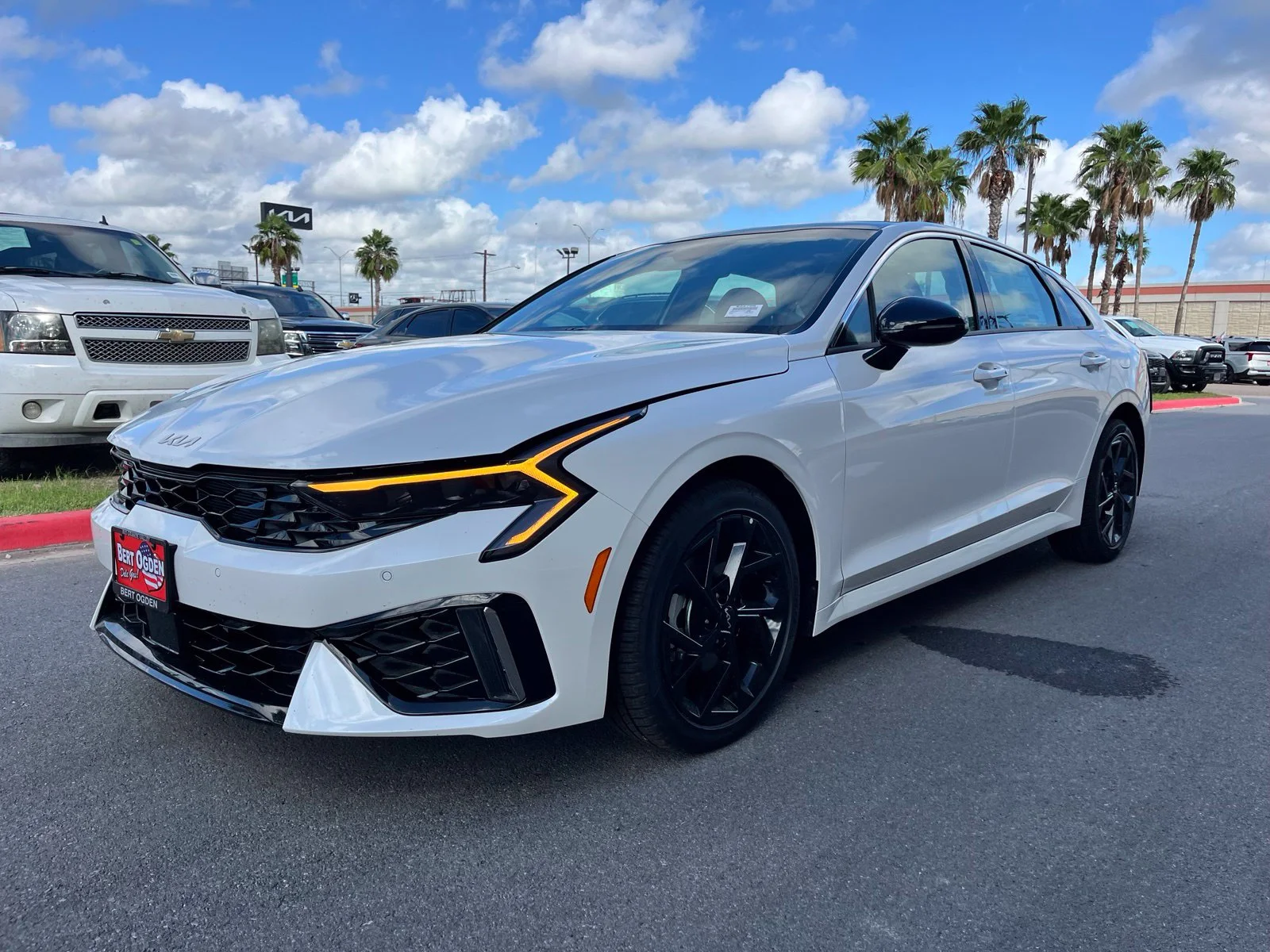 New 2026 White Kia GT-Line image 3