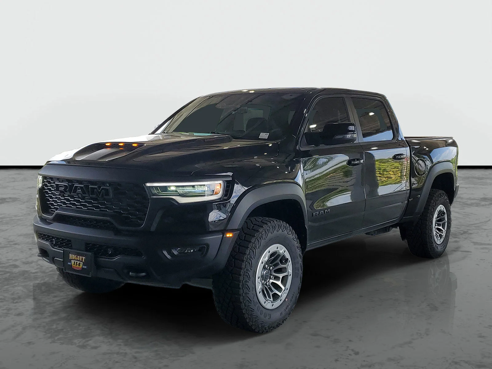 New 2026 Diamond Black Crystal Pearl-Coat Exterior Paint RAM RHO image 3
