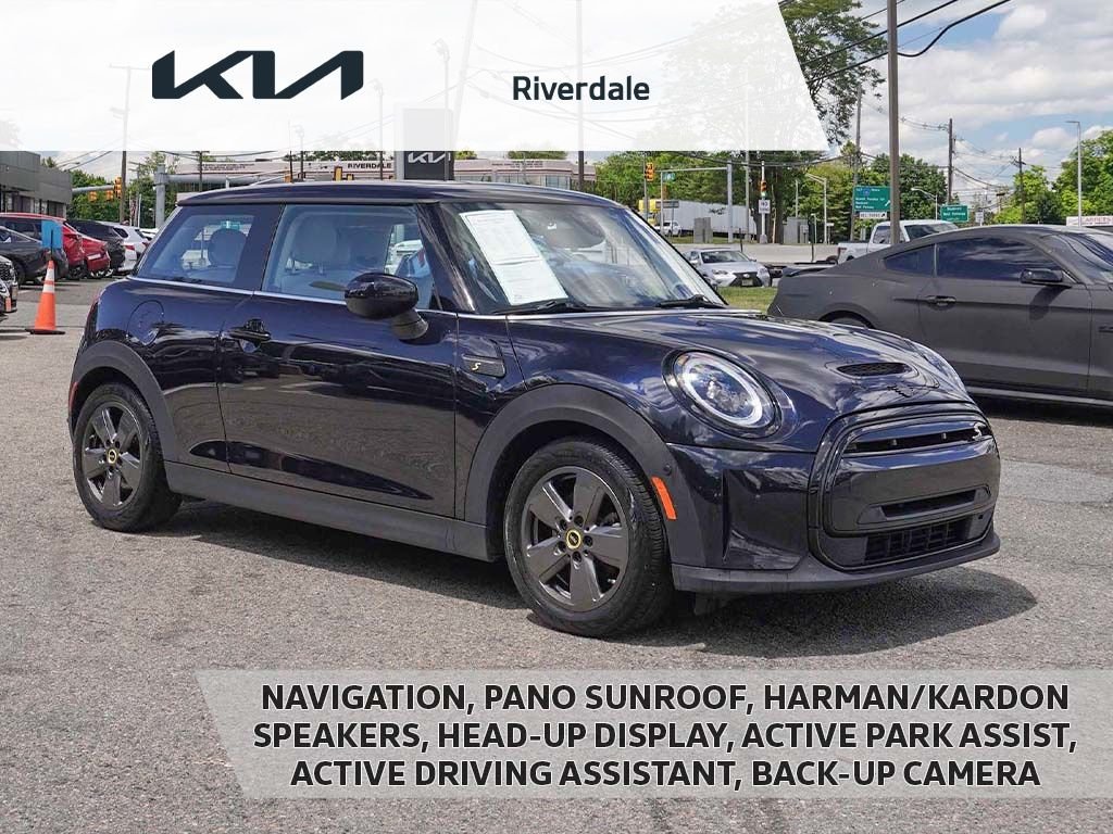 2023 MINI Hardtop Cooper SE's photo
