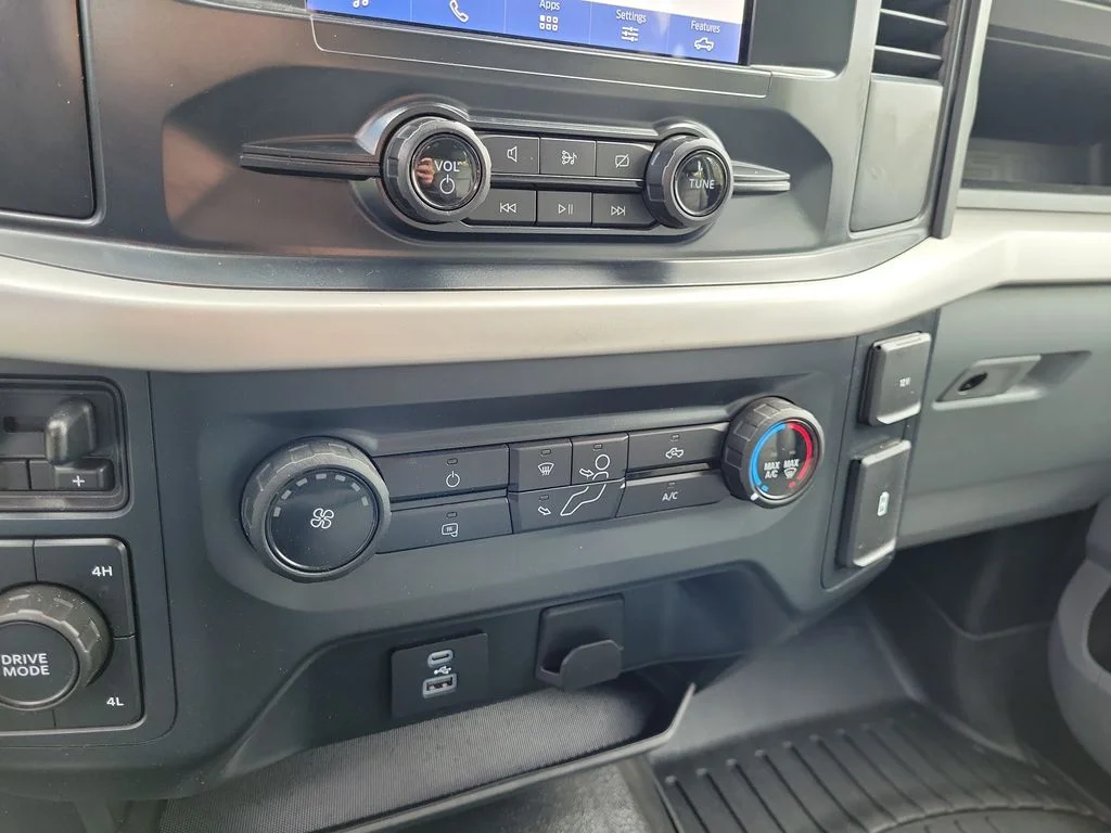 Used 2022 Oxford White Ford XL image 34