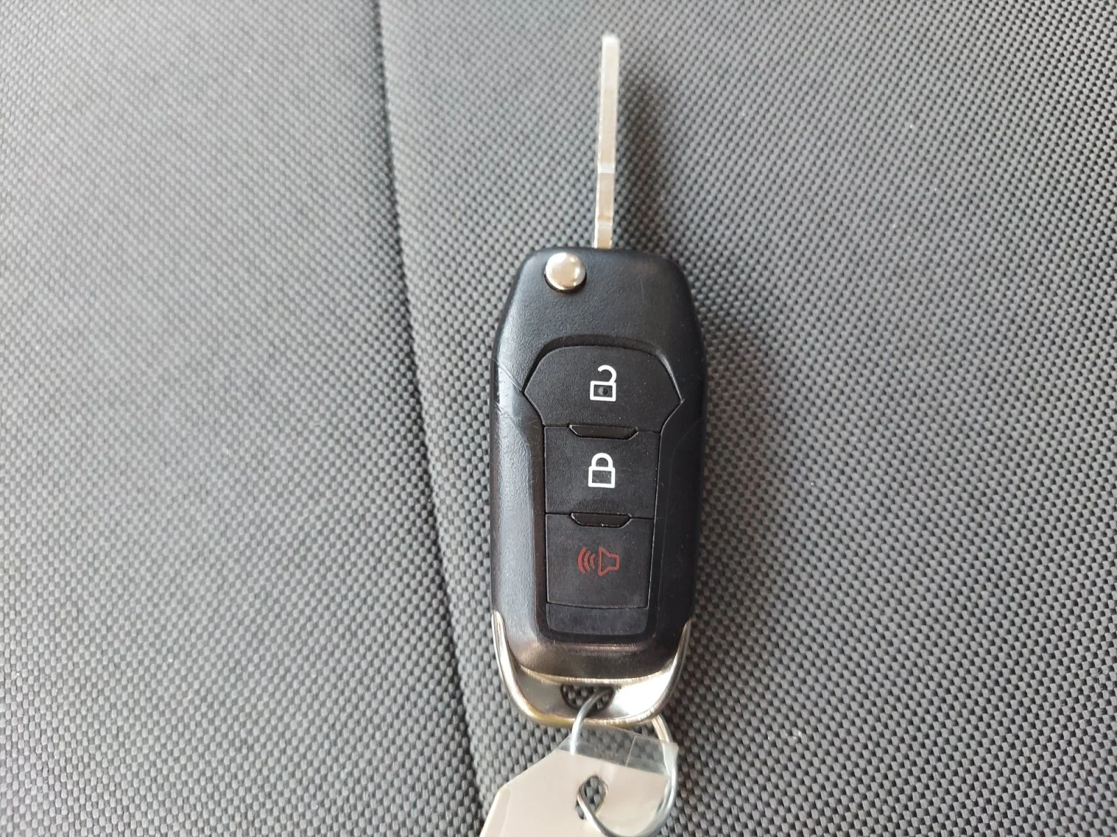 Used 2024 Gray Metallic Ford XL image 28