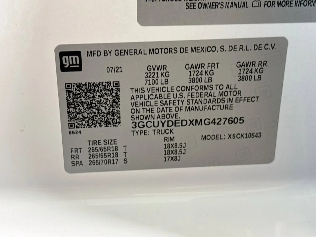 Used 2021 White Chevrolet LT image 40