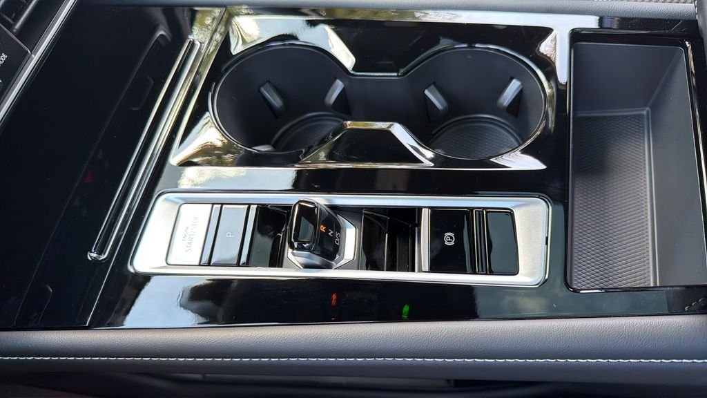 New 2026 Deep Black Pearl Volkswagen SE w/Technology image 14