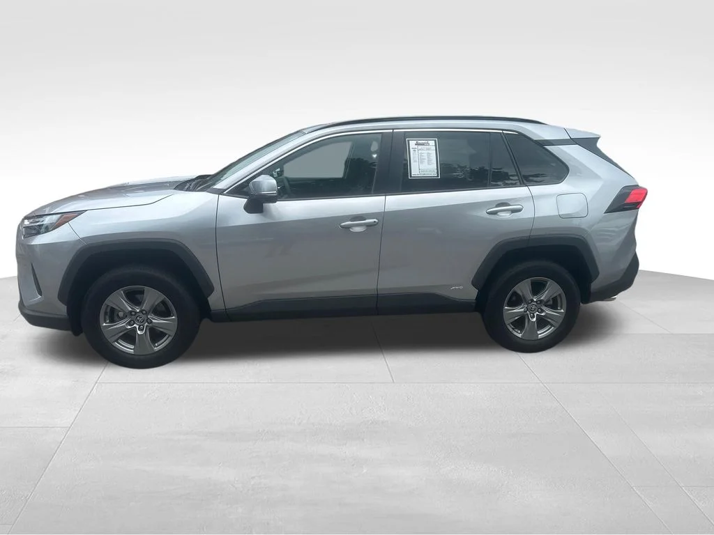 Used 2024 Silver Toyota XLE image 5