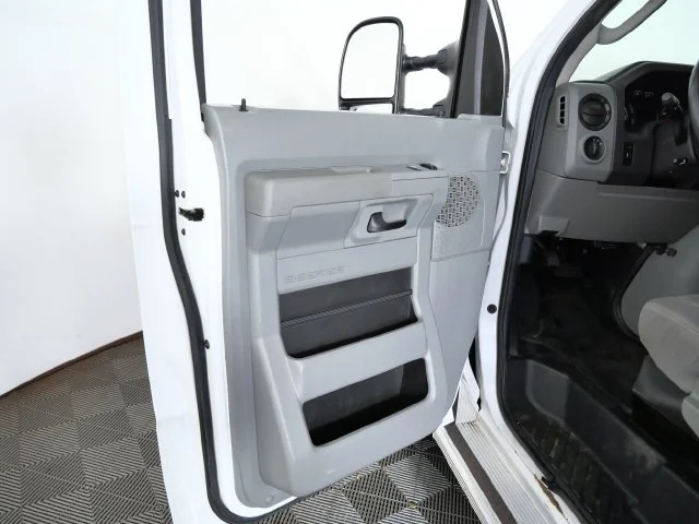Used 2012 White Ford Commercial image 17
