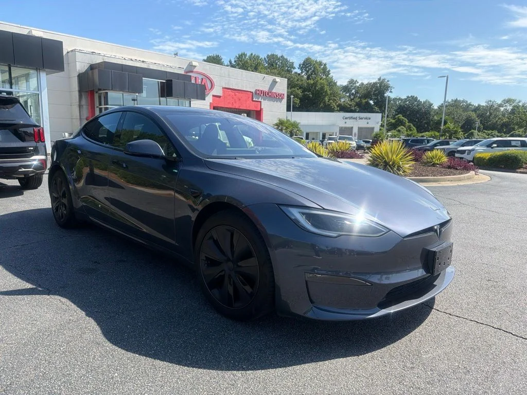 Used 2023 Gray Tesla  image 3