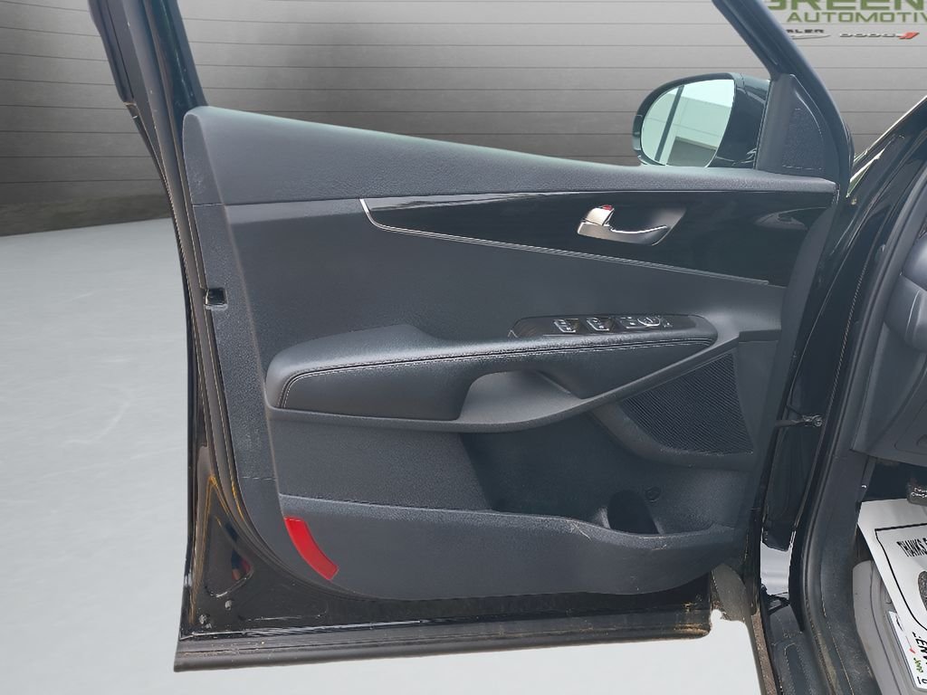 Used 2020 Ebony Black Kia LX V6 image 11