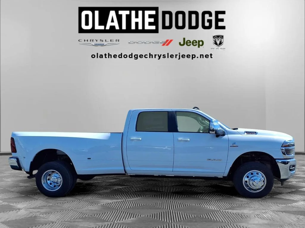 New 2026 Bright White Clear-Coat Exterior Paint RAM Laramie image 31