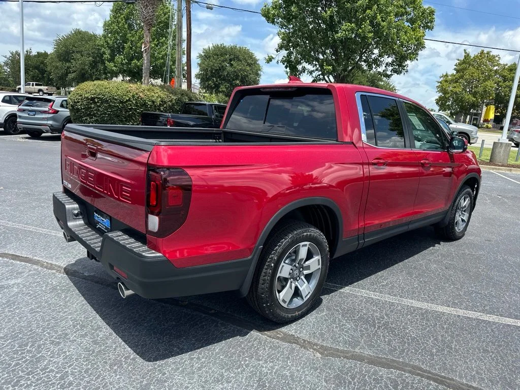 New 2026 Radiant Red Metallic II Honda RTL image 3