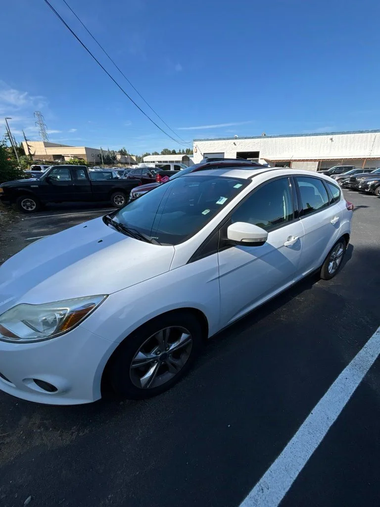 Used 2014 White Ford SE image 2