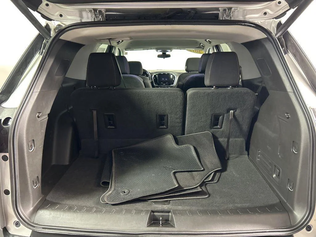 Used 2019 Silver Ice Metallic Chevrolet LT image 8