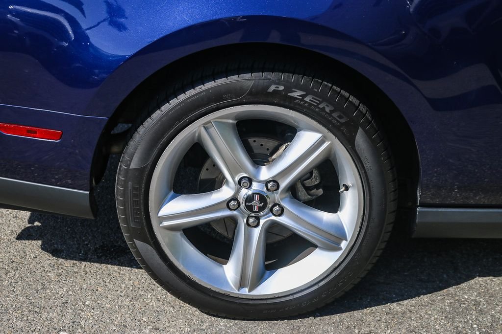 2010 Ford Mustang GT - Photo 11