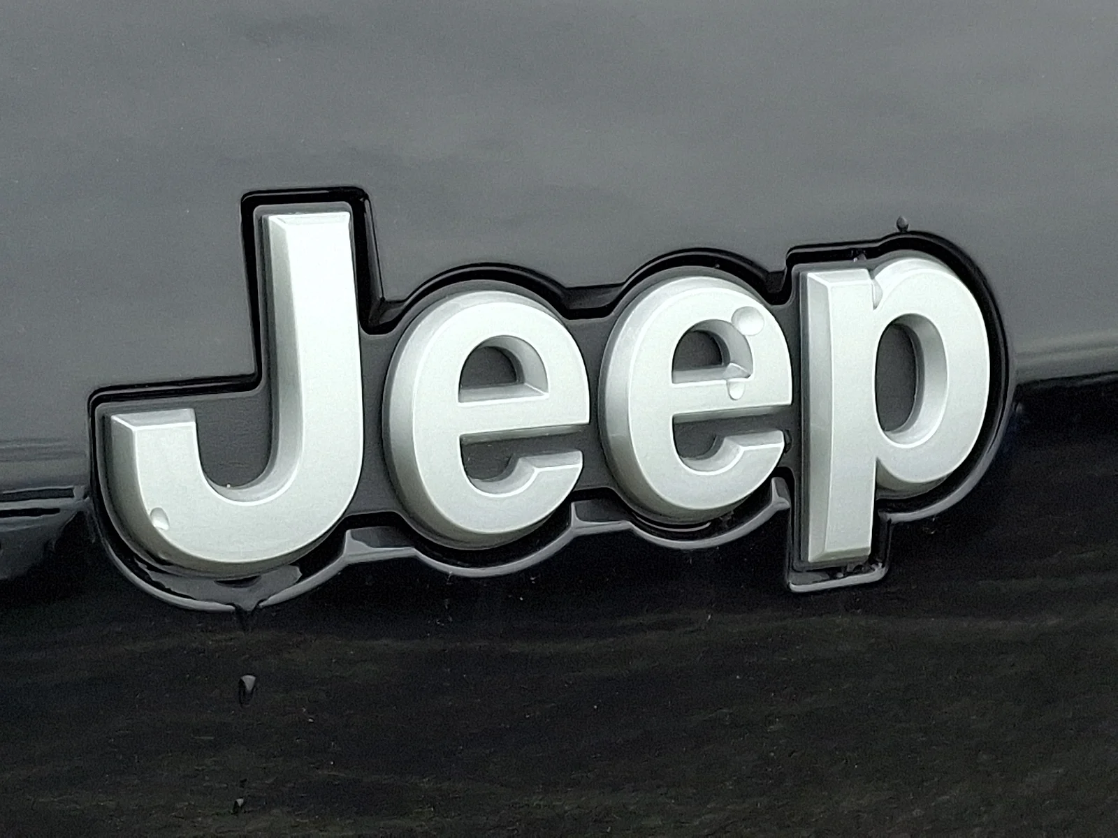 New 2026 Diamond Black Crystal Pearl-Coat Exterior Paint Jeep Laredo X image 20