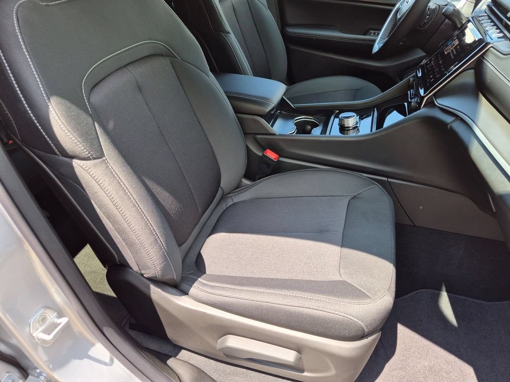 New 2026 Silver Zynith Exterior Paint Jeep Laredo X image 23