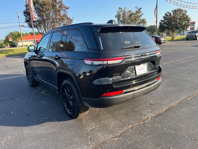 Used 2025 Black Jeep Altitude image 32