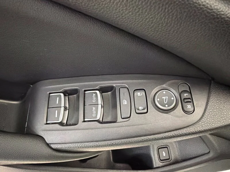 Used 2022  Honda Sport image 18